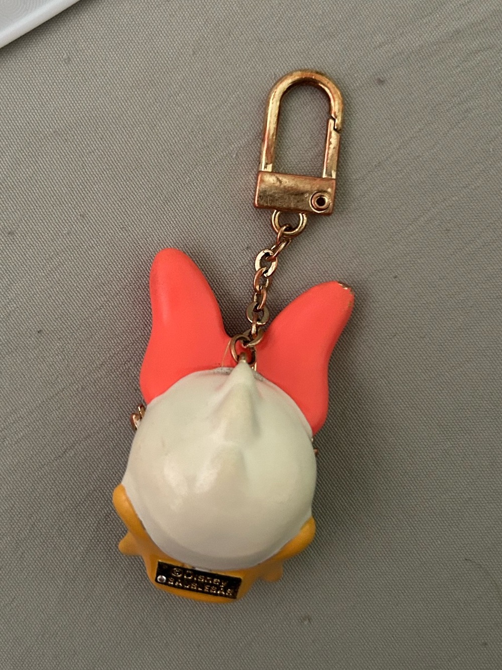 Baublebar Disney summer Daisy Duck Enamel Keychain Bag Charm in Coral flowers - Picture 2 of 4